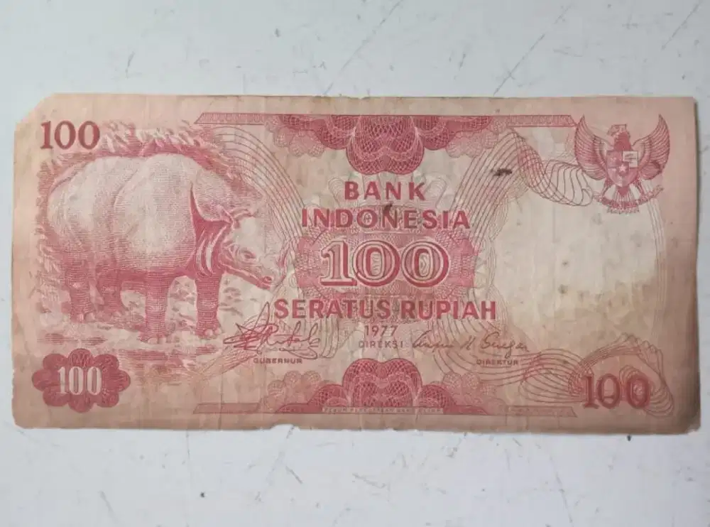 Uang kertas Rp100 badak 1977