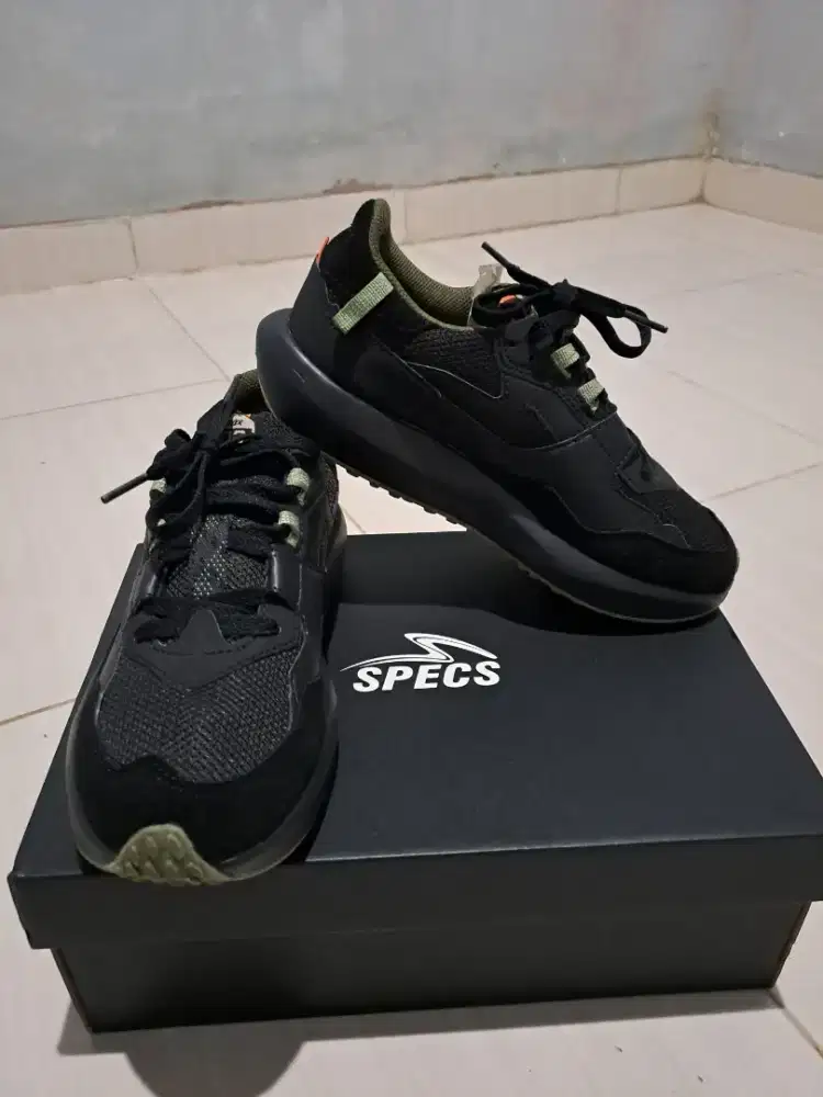 Sepatu SPECS 303 earthover crux size 39