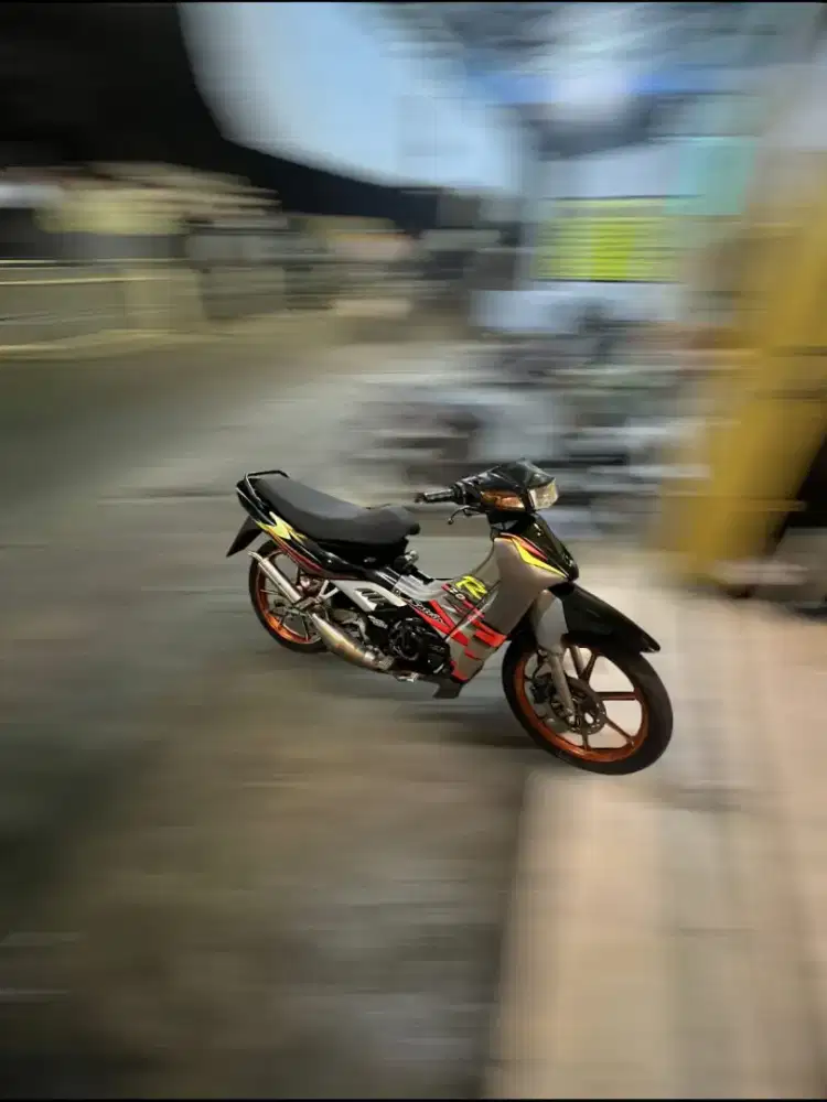 Di jual motor satria lumba 6 speed thn 2000