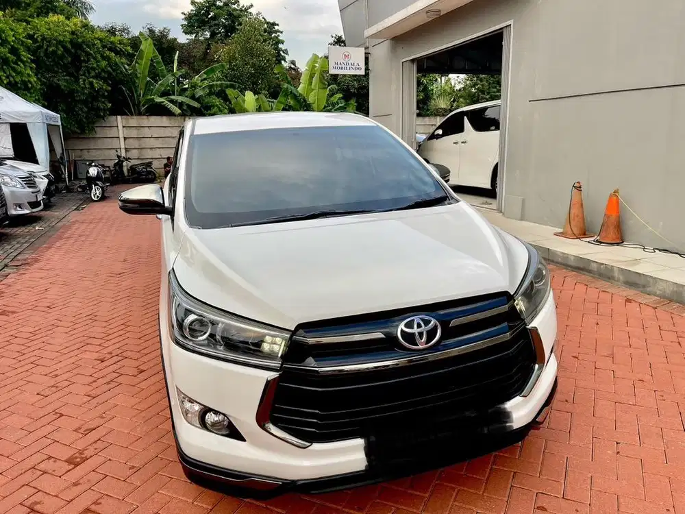 Toyota Innova reborn Venturer 2.4 diesel 2019 AT super white