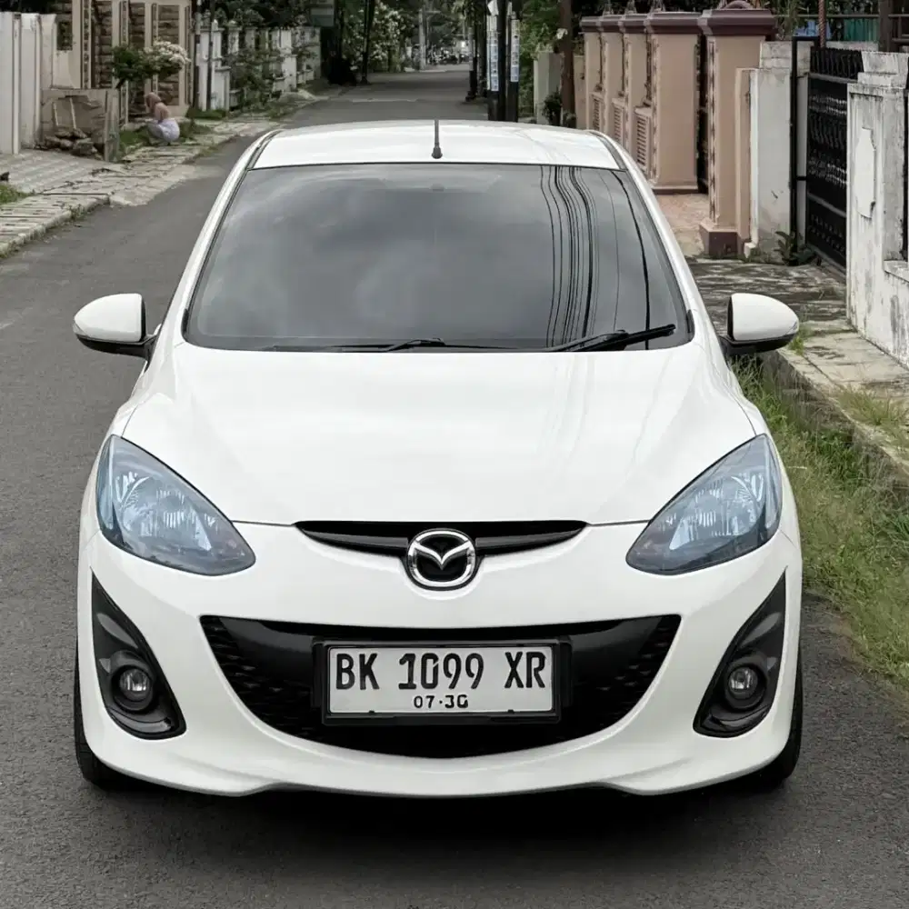 Mazda 2 Manual 2013 Putih
