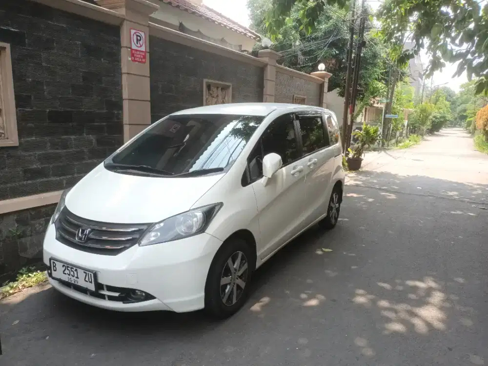 Honda freed psd th 2011