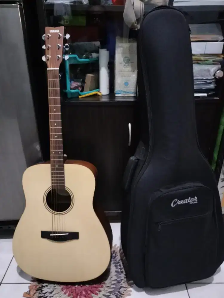 Dijual gitar merek Yamaha f400