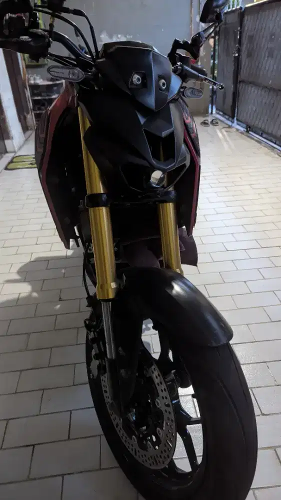 Dijual Motor Naked Xabre 150cc Merah 2017 Nego guys Surat Komplet
