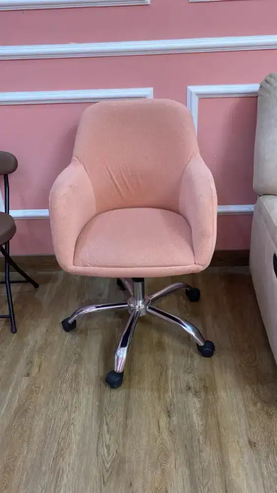 BELLE DESK CHAIR SALMON