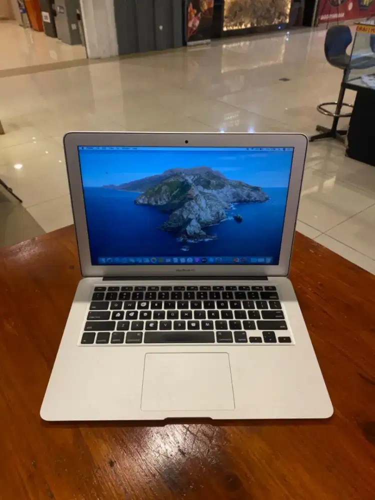 Macbook Air 13 inch 2013 i5 Ram 4 GB SSD 128GB