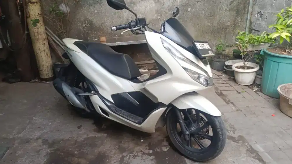 PCX 2019 warna putih plat baru  waru kureksari,Delta sari Sidoarjo