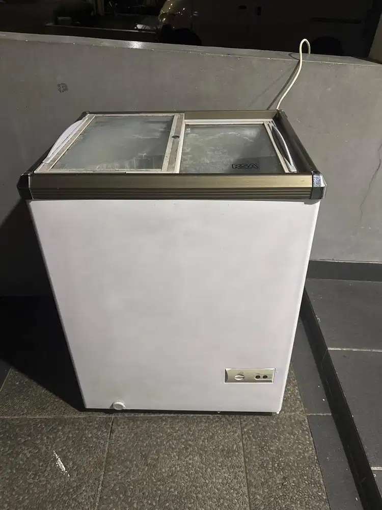 Dijual cepat frezer box rsa xs 110