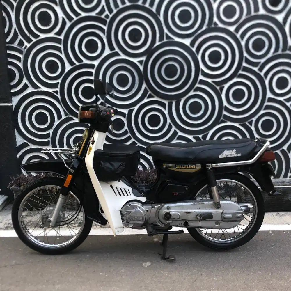 SUZUKI RC100 1988