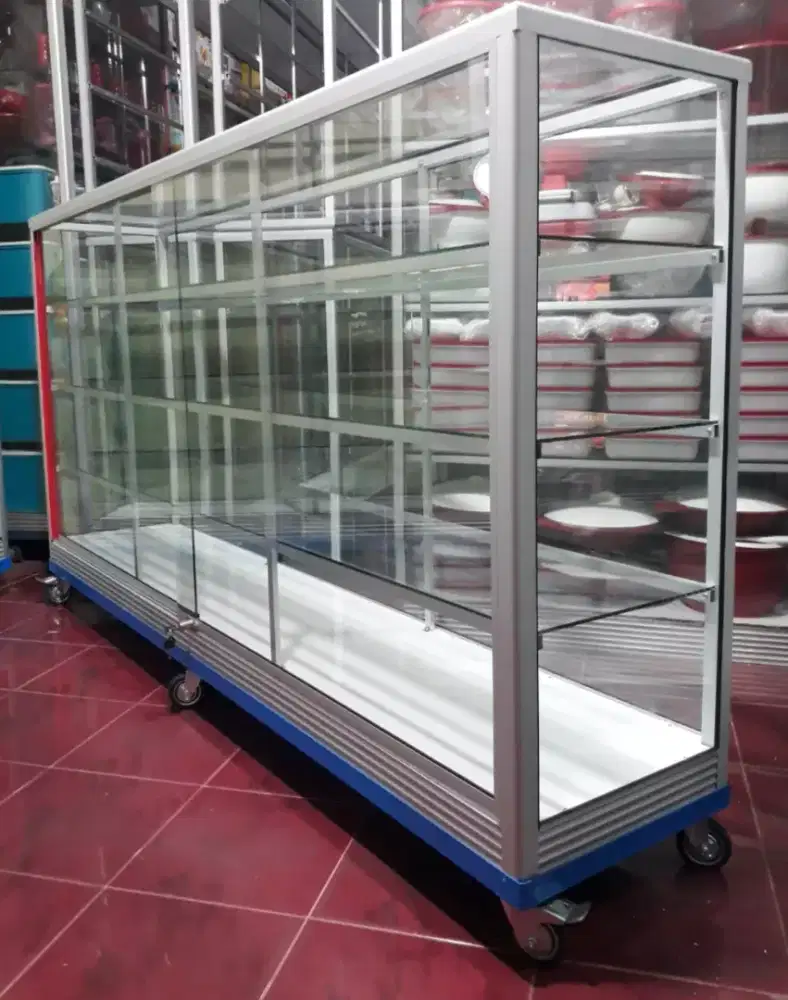 Di Jual Etalase Baru Panjang 2Mx1M || Pakai Roda Besar & Siku Besi
