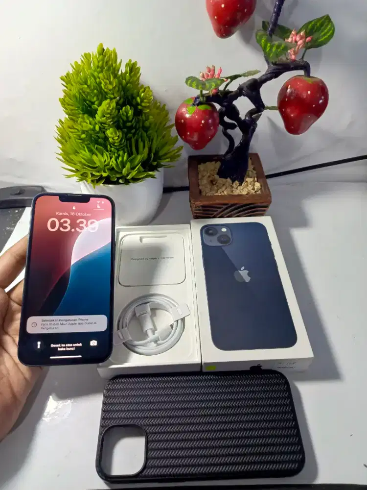 IPHONE 13 128GB RESMI IBOX NORMAL FULLSET

TAMPILAN MEWAH I-PHONE