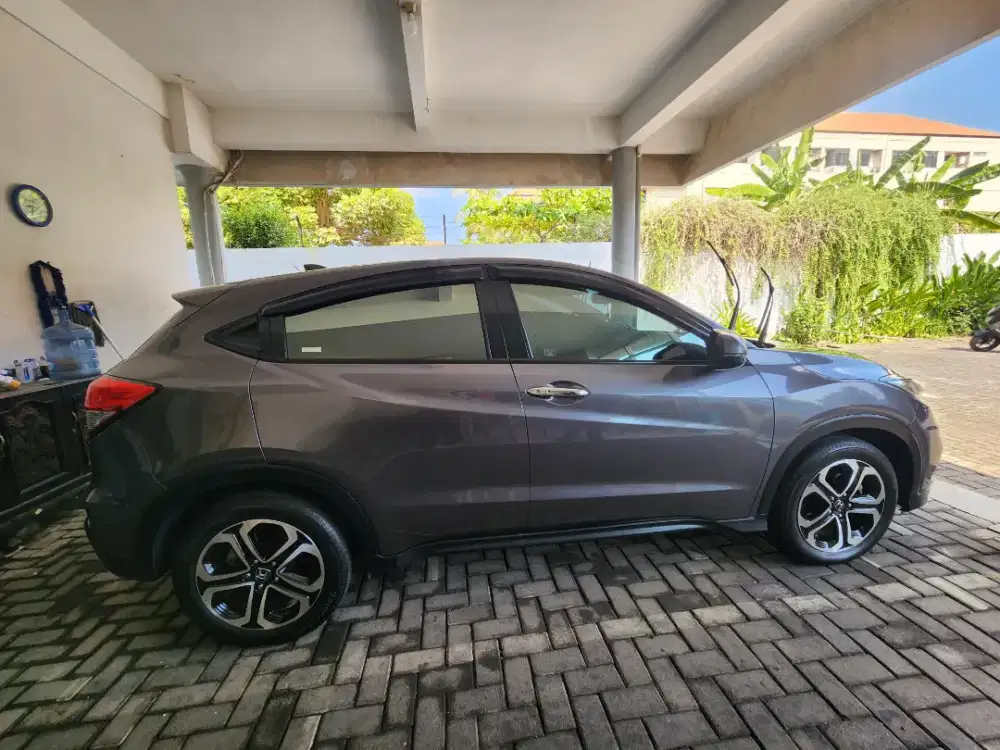 Honda HRV E AT 2021 tangan pertama