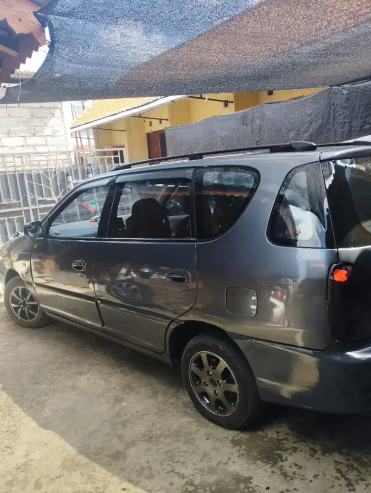 Kia carens 2000