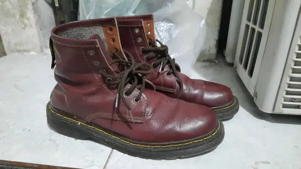 Sepatu booth saffety Dr martens docmar 43 kulit