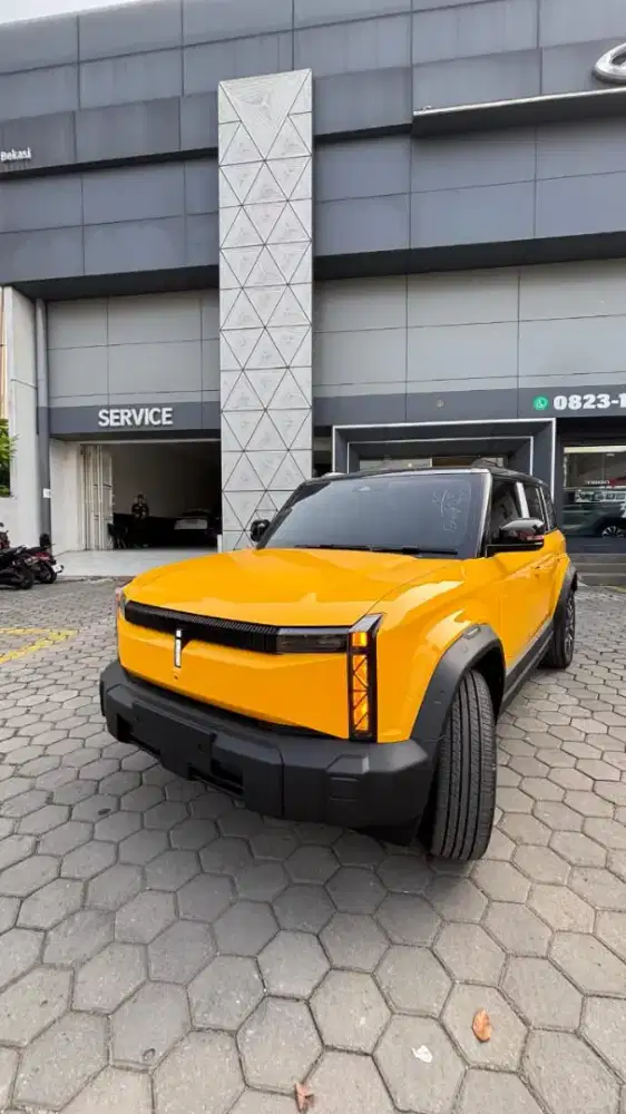 Limited Edition J6 IWD Yellow