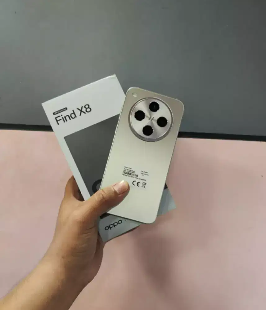 Oppo Find X8 12/256gb fullset , garansi on agustus 2026
