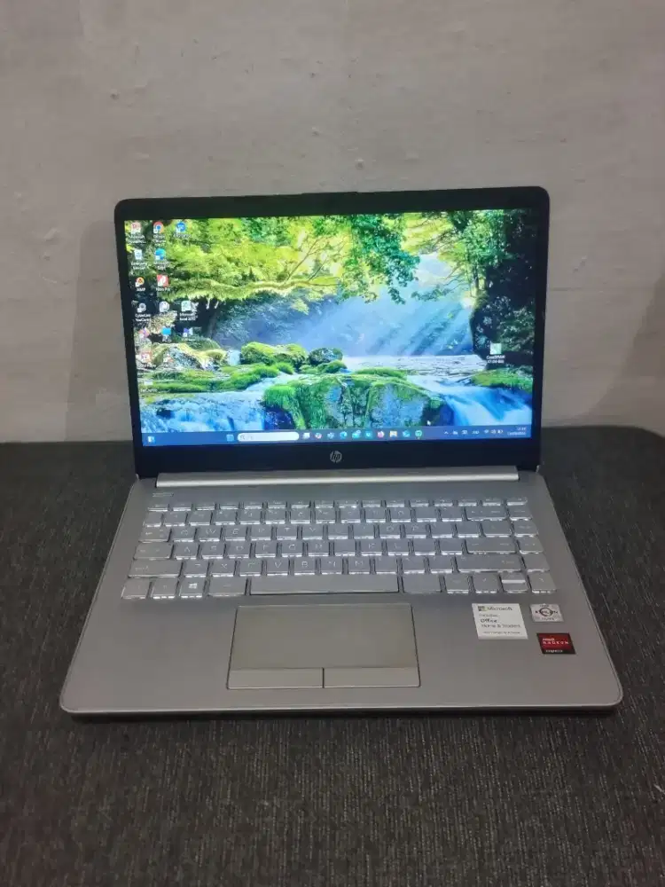 Hp 14s-dk1xxx
Keyboard Nyala
AMD Athlon 
Ram 4 GB
SSD Nvme 512 GB