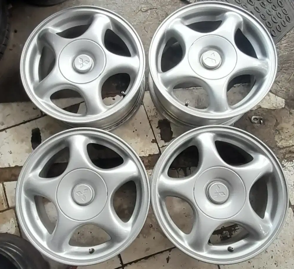 Velg oem mitsubishi