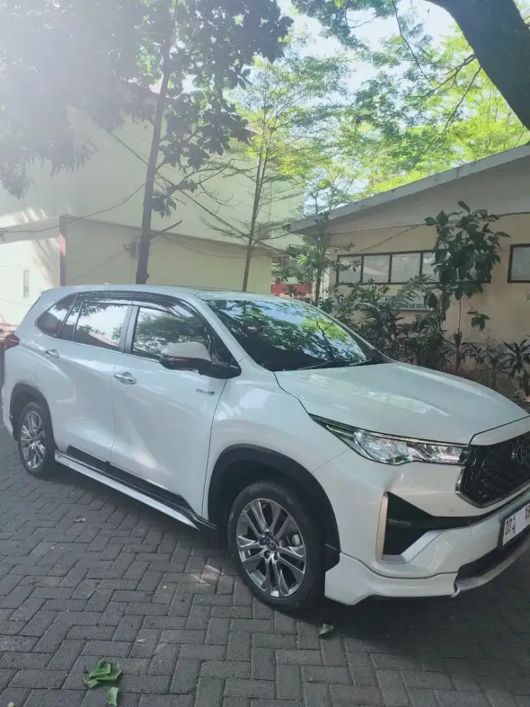 Toyota zenix Q modellista hybrid Tss