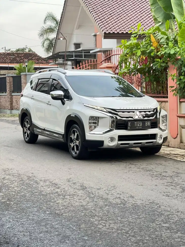 Xpander Cross  2019 premium At. Km 50 rb