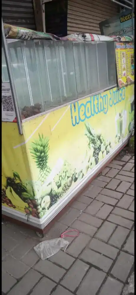 etalase juss buah