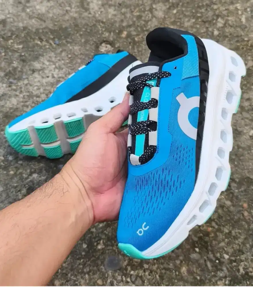 On Cloudmonster size 39