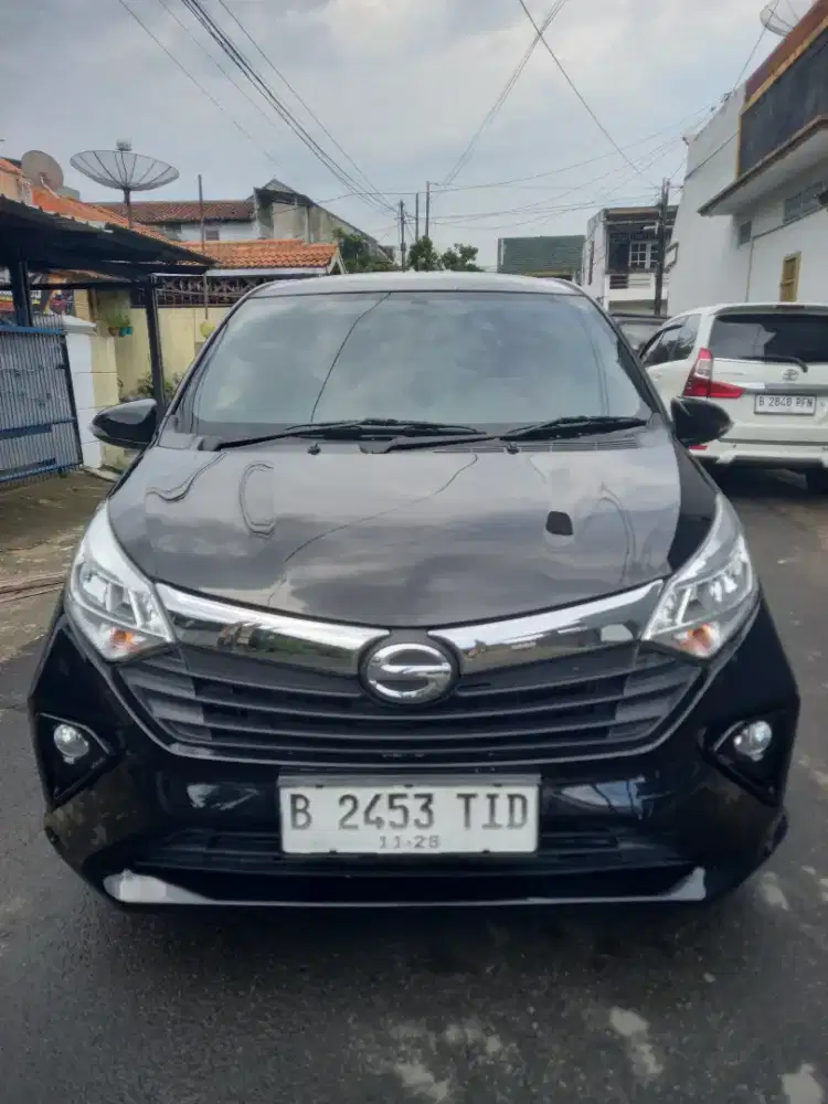 Daihatsu Sigra R matic tangan pertama dari baru istimewa