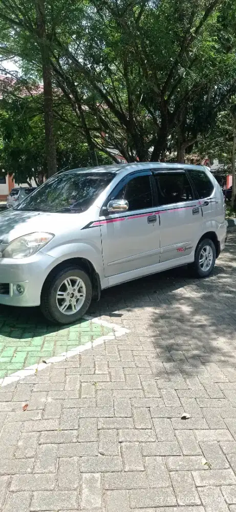 Mobil Xenia 1,3 tipe deluxe 2010