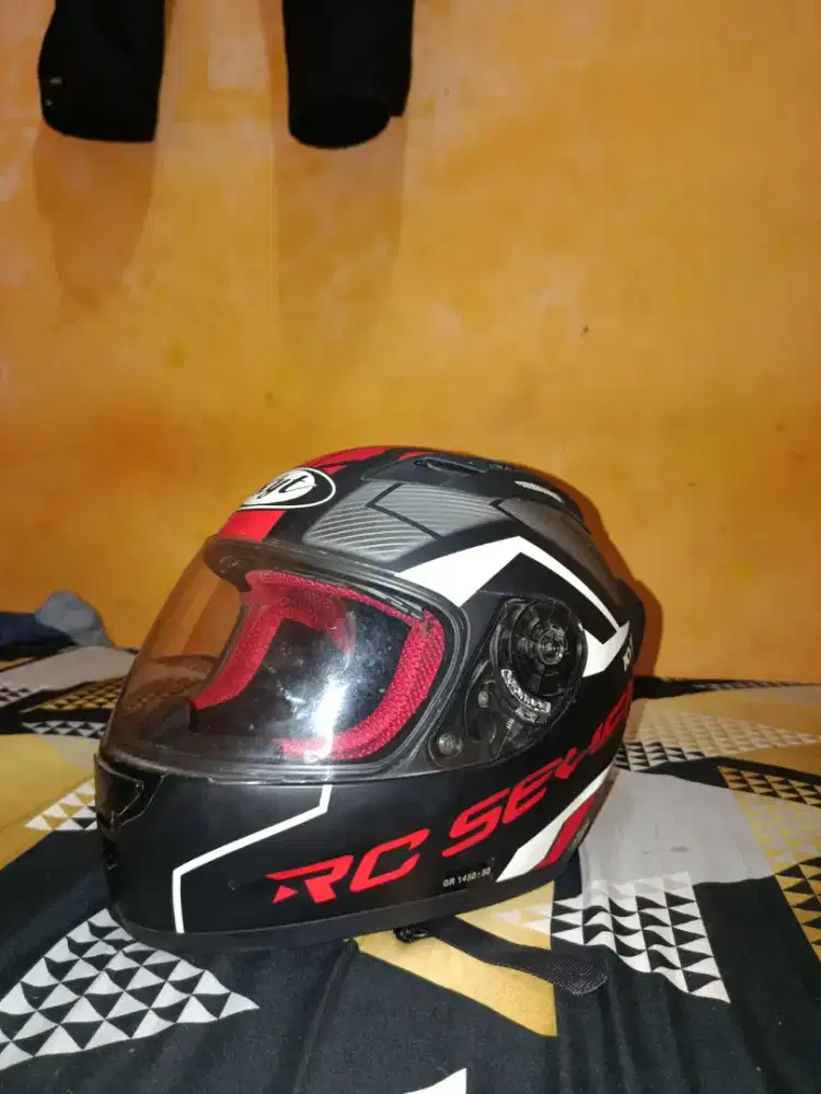 Helm kyt rc seven Ukuran L