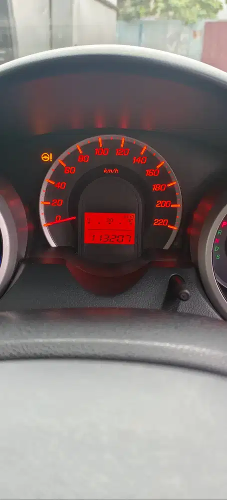 Di jualan mobil jazz