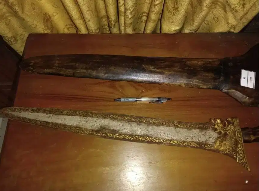 Keris Antik Pusaka Ukiran Emas Asli Koleksi Langka