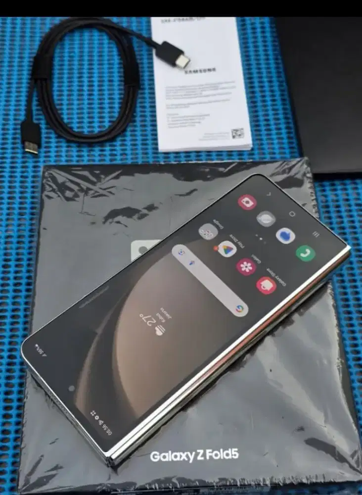 Samsung fold 5 ram 12+12/256