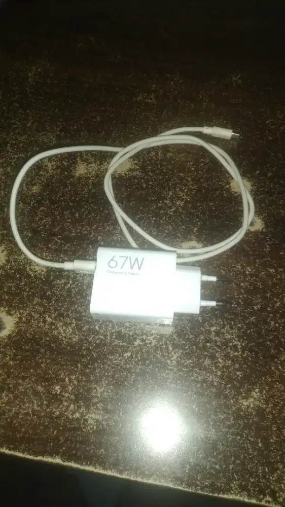 Casan redmi tipe c 67 watt kondisi normal lokasi bintaro pondok aren
