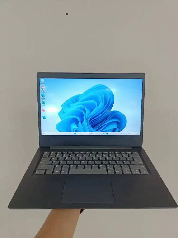 Laptop lenovo Amd athlon gold 8/256 gb Double Vga