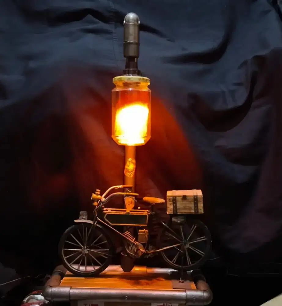 Lampu meja duduk diecast sepeda flattank roundtank logam vintage antik