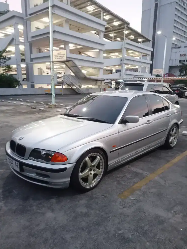 BMW 325i 2001 Bensin