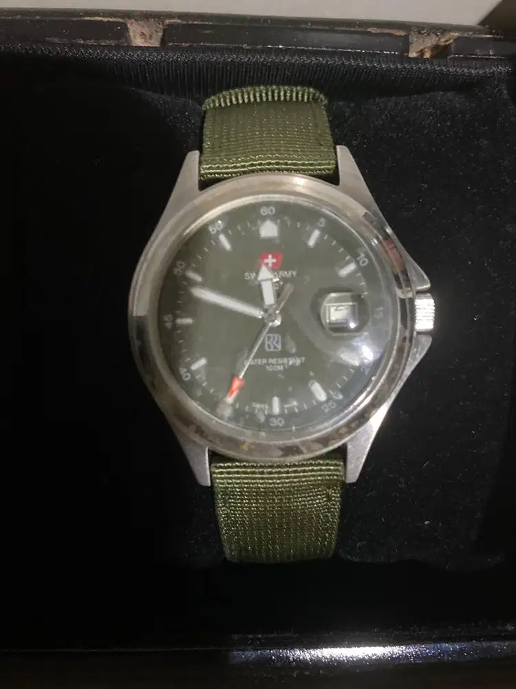 Jam tangan swiss army