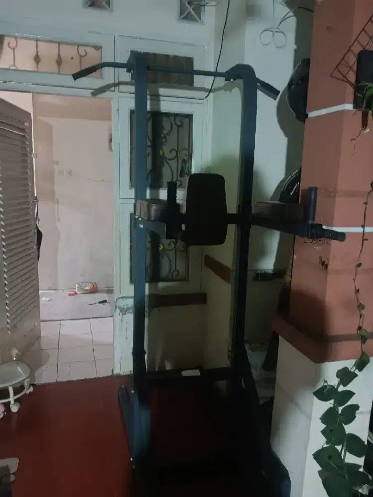 Standing Pull Up Bar