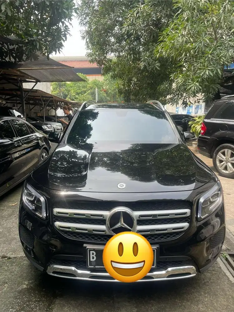 MERCEDES-BENZ GLB200 2021 Hitam