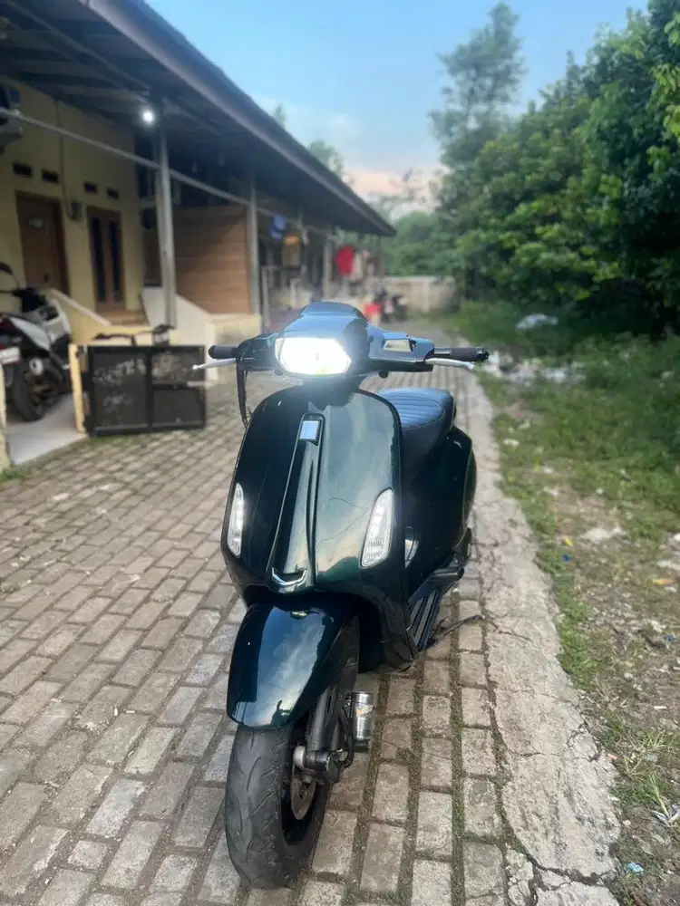 Dijual vespa s 150 KUALITAS TERJAMIN BISA NEGO TIPIS