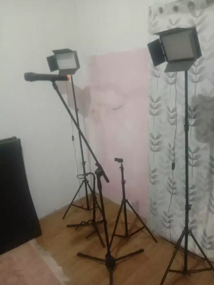 Lighting Live Streaming
Plus