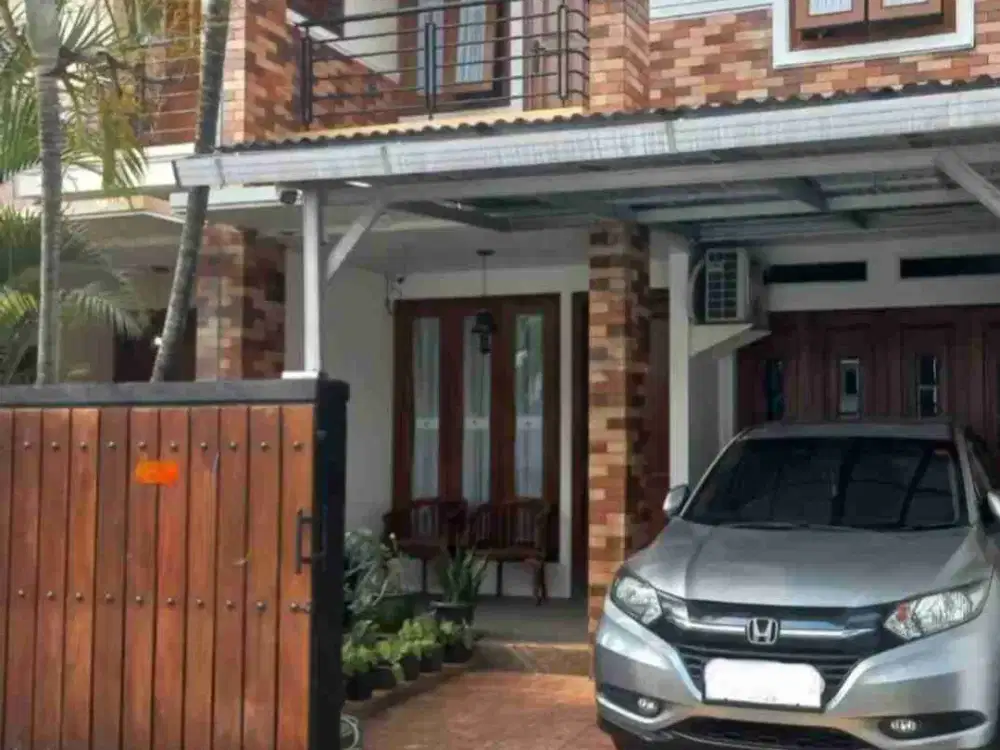 Disewakan  rumah bagus siap huni at Kebayoran Baru Jaksel
