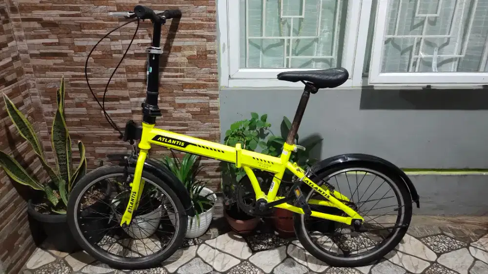 Sepeda lipat atlantis