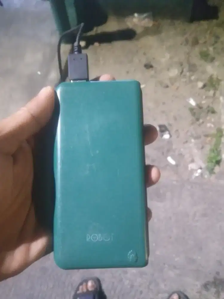 Power bank robot