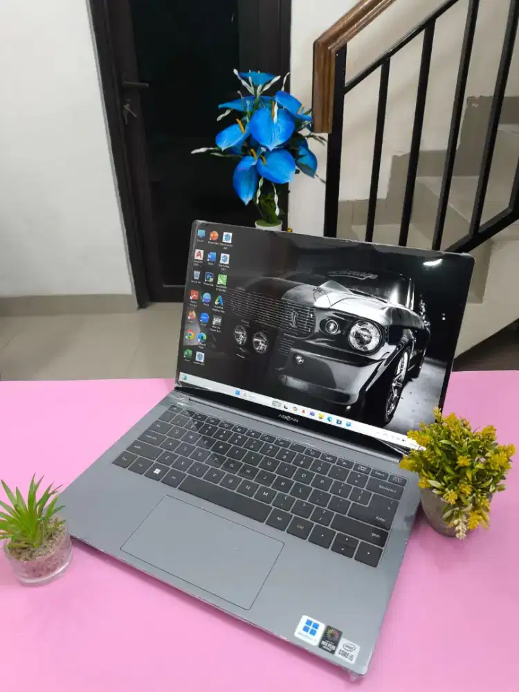 Laptop SUPERSLIM GEN 10 ADVAN WORKPRO Plus 1701 LIKE NEW