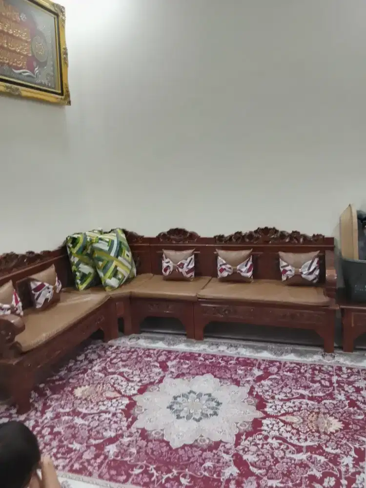 Kursi jati asli ruang tamu