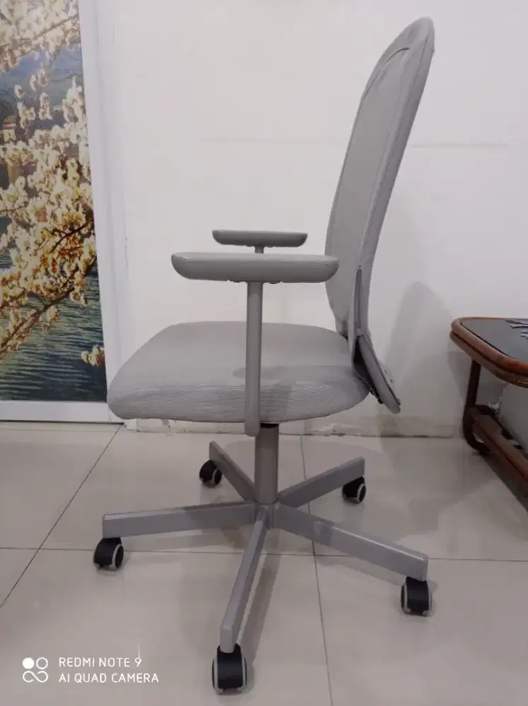 FLINTAN kursi kantor dgn sandaran tangan abu abu