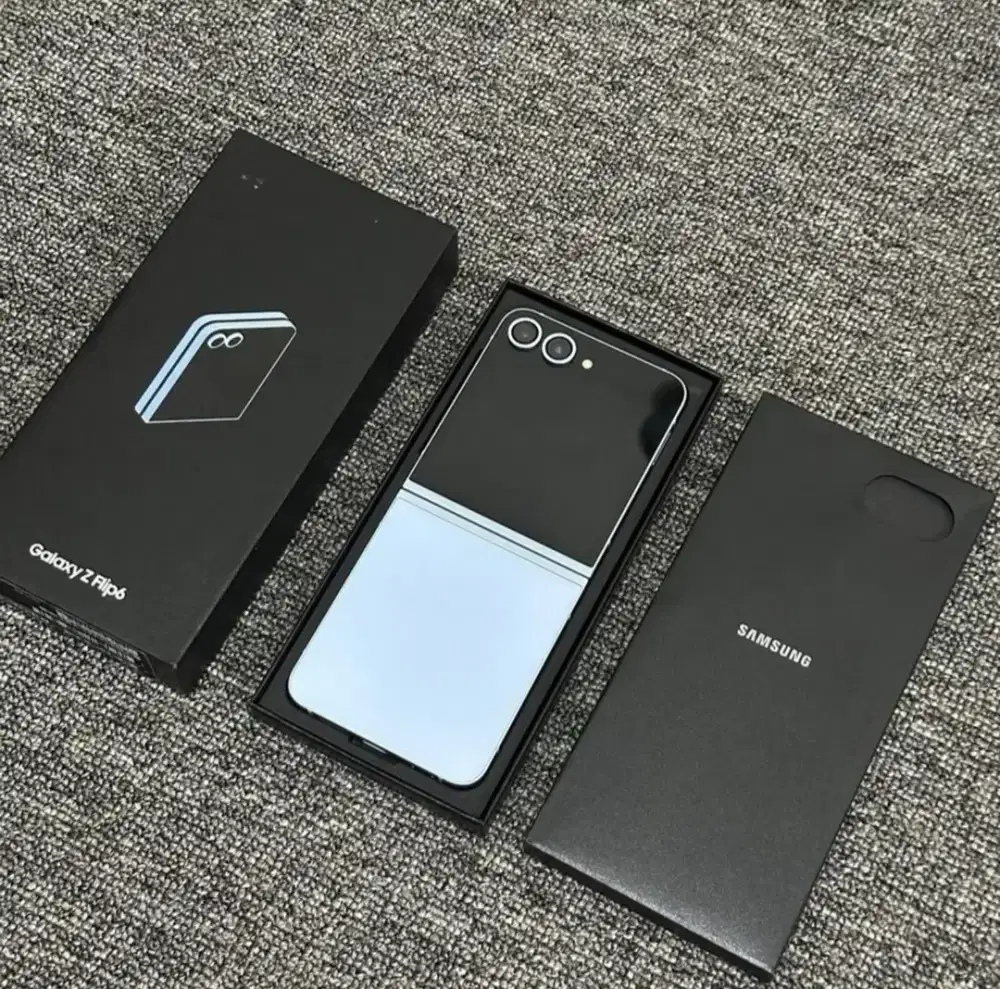 Samsung Galaxy Z FLIP 6 5G 12/256 Blue
Ex Garansi Resmi SEIN Indonesia