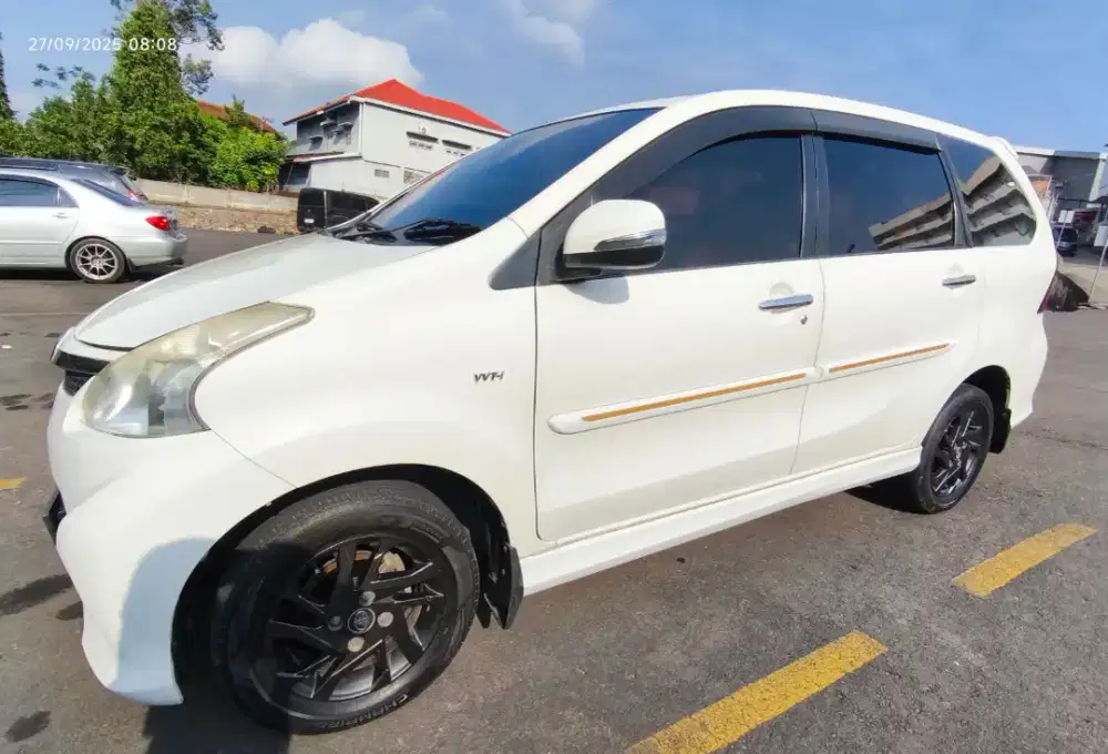 Veloz Matic 2013