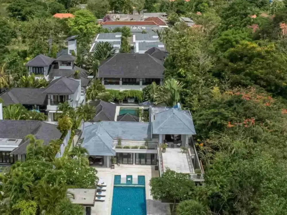 BEACH FRONT VILLA NUSA DUA BALI